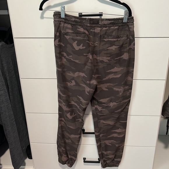 Farallon Joggers, green camo - Picture 3 of 3